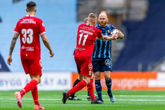 Irriterat mellan IFK Göteborgs Kolbeinn Sigthorsson och