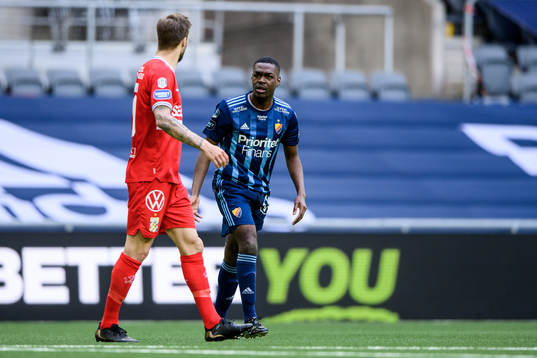 IFK Göteborgs Mattias Bjärsmyr och Djurgårdens Joel Asoro