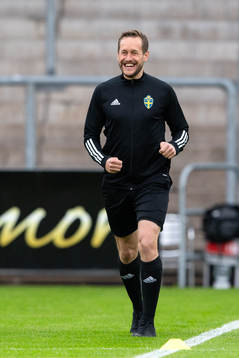 Domare Victor Wolf före fotbollsmatchen i Allsvenskan