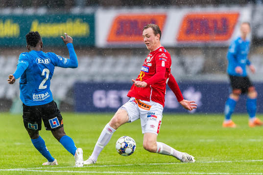 Halmstads Thomas Boakye och Degerfors Adam Carlén