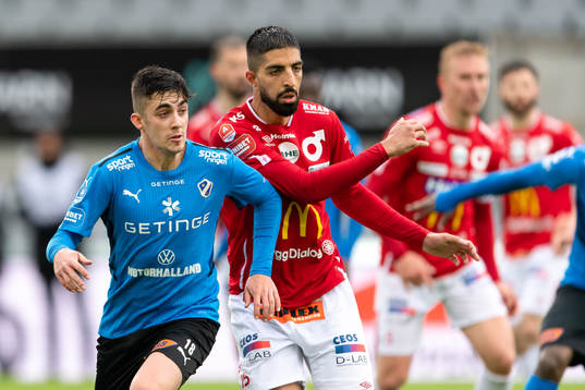 Halmstads Emil Tot Wikström och Degerfors Sean Sabetkar