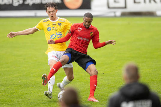 Falkenbergs Kalle Björklund och Vasalunds Alexander Andue