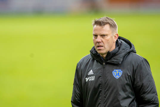Falkenbergs tränare Hans Eklund deppar