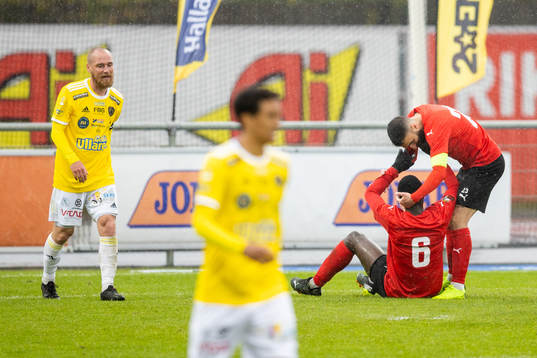 Falkenbergs Christoffer Carlsson deppar och Vasalunds