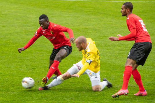 Vasalunds Anthony Wambani och Alexander Andue och