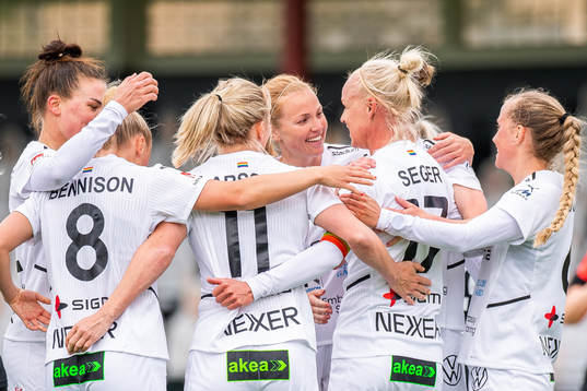 Rosengårds Caroline Seger jublar med lagkamrater