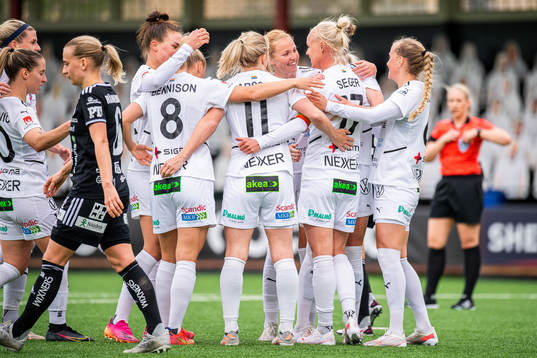 Rosengårds Caroline Seger jublar med lagkamrater