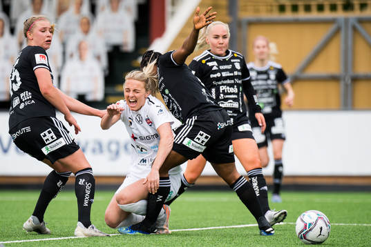 Rosengårds Mimmi Larsson mot Piteås Ellen Löfqvist och