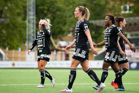 Piteås Jennie Nordin och Faith Ikidi Michael deppar