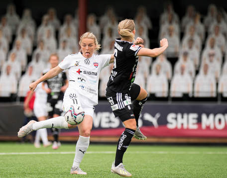 Rosengårds Mimmi Larsson och Piteås Sofia Wännerdahl