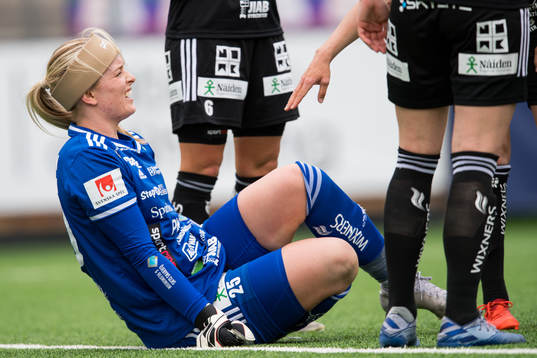 Piteås målvakt Guro Pettersen har ont