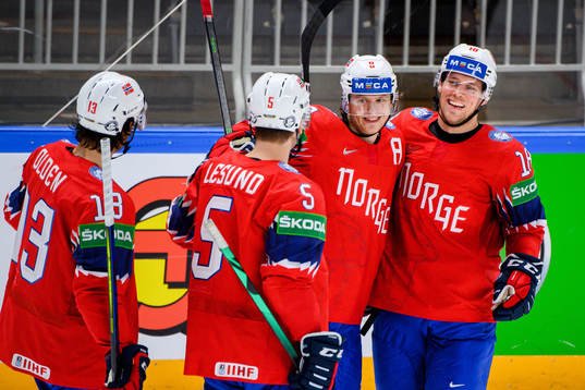 Mathias Trettenes of Norway celebrate the 4-0 goal with