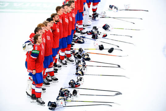 Players of Norway celebrate