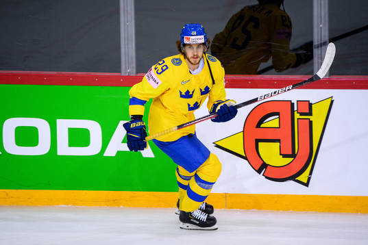 Mario Kempe of Sweden