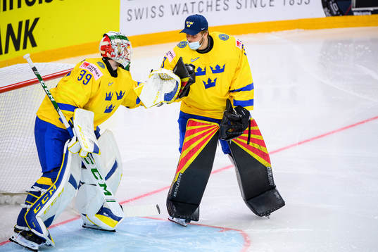 Goalkeepers  Adam Reideborn and  Samuel Ersson of Sweden