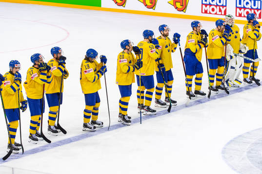 Players of Sweden look dejected