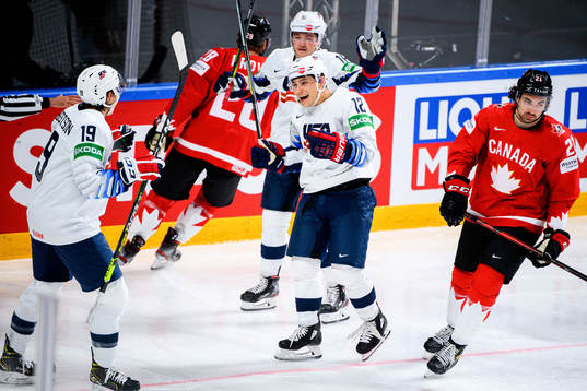 Jason Robertson and Trevor Moore of USA celebrate the 0-3