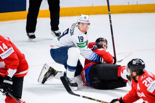 Jason Robertson of USA