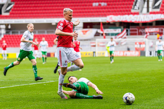 Hammarbys Astrit Selmani och Kalmars Rasmus Sjöstedt