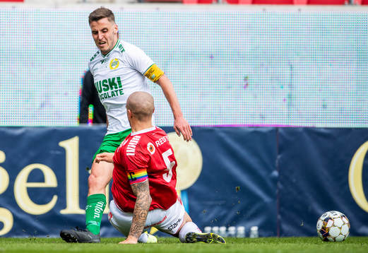 Kalmars Douglas Bergqvist och Hammarbys Jeppe Andersen