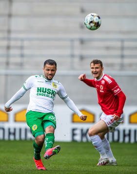Hammarbys Mohanad Jeahze och Kalmars Piotr Johansson