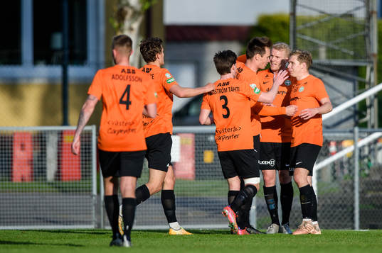 Västerås Viktor Prodell jublar med lagkamrater