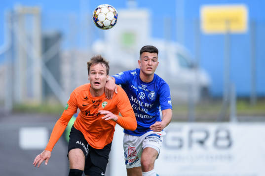 Västerås Viktor Prodell och Trelleborgs Haris Brkic