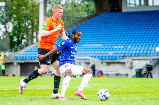 Västerås David Engström mot Trelleborgs Henry Offia