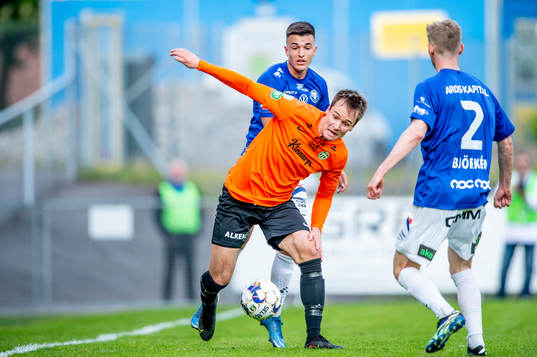 Västerås Viktor Prodell mot Trelleborgs Haris Brkic och