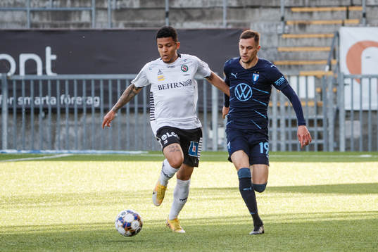 Örebros Romain Gall och Malmö FFs Veljko Birmancevic