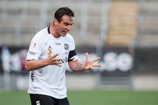 Örebros Nordin Gerzic reagerar