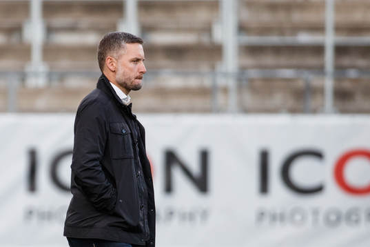 Örebros tränare Axel Kjäll deppar