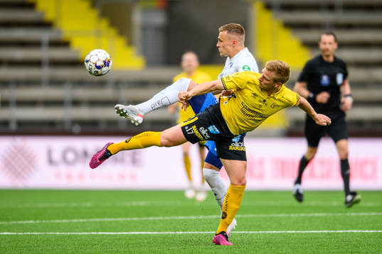 Elfsborgs Per Frick och IFK Norrköpings Marco Lund Nielsen