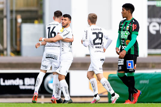 Häckens Leonardo Farah Shahin jublar