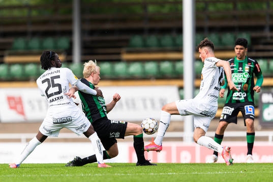 Varbergs André Boman och Häckens Sebastian Banozic