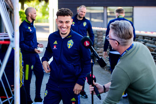 Jordan Larsson of Sweden