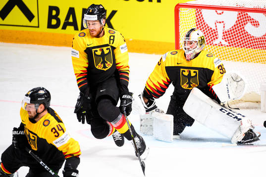 Tom Kuhnhackl , Korbinian Holzer and goalkeeper Mathias