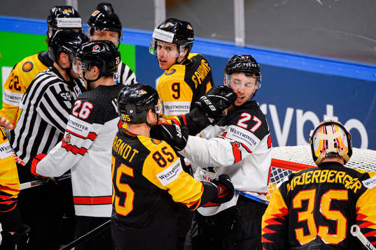 Marcel Brandt of Germany and Michael Bunting of Canada
