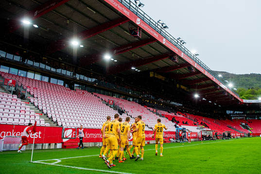 Patrick Berg and the players of Bodø/Glimt celebrate