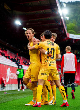 Erik Botheim of Bodø/Glimt celebrates with teammates Hugo