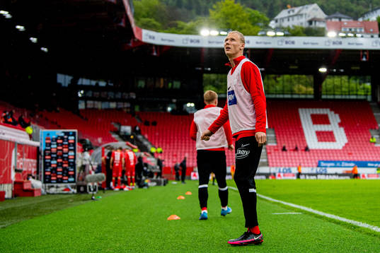 Kristoffer Ramos Barmen of Brann warms up