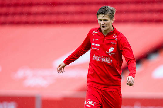 David Møller Wolfe of Brann warms up
