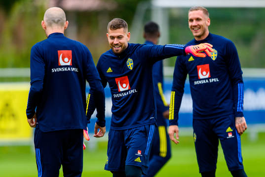 Goalkeeper Karl-Johan Johnsson and goalkeeper Robin Olsen