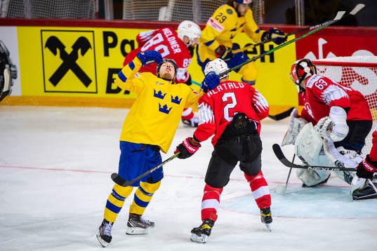 Jesper Frödén of Sweden and Santeri Alatalo of Switzerland