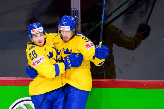 Jesper Frödén and Magnus Nygren of Sweden celebrate the