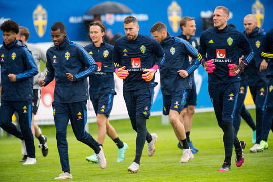 Alexander Isak, goalkeeper Kristoffer Nordfeldt and