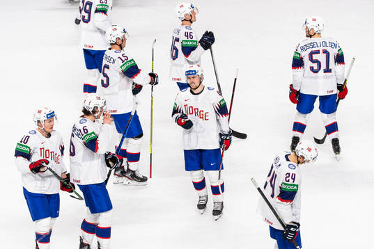 Christian Kåsastul and team mates of Norway look dejected