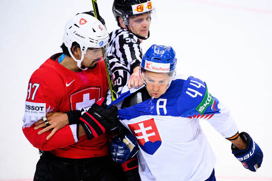 Bläddra bland fler bilder av 2021 IIHF Ice Hockey World Championship, Day 7, Switzerland - Slovakia