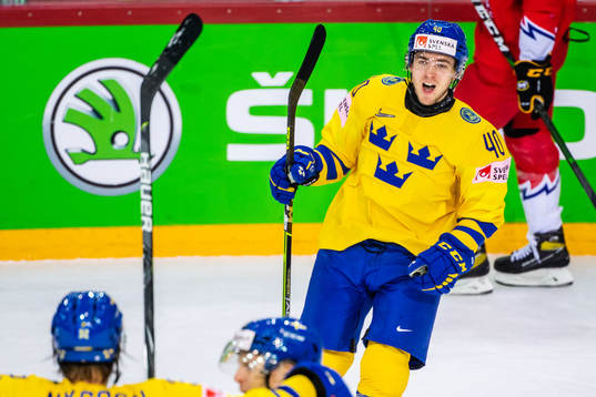 Andreas Wingerli of Sweden celebrates tighter with Magnus