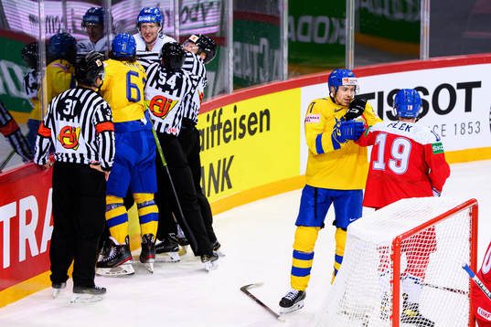Pär Lindholm of Sweden against Jakub Flek of Czech Republic